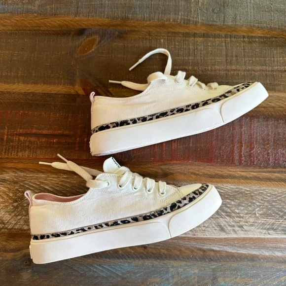 🔥👟👟KATE Spade! Kaia Leopard Print Trim Canvas Sneakers in cream-NEW!!👟👟🔥 - Picture 5 of 16